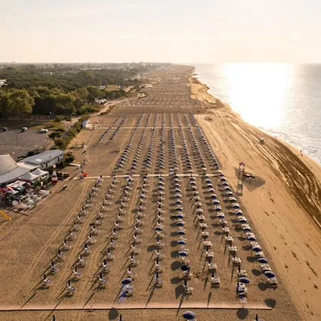 Stunning Sea View Апартаменты Бибионе